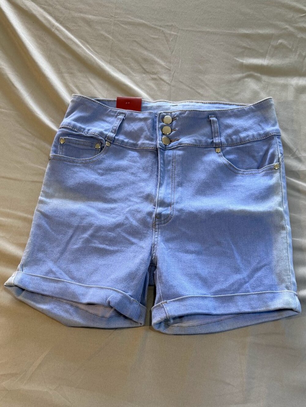 T&Y Fashion Junior's Triple Button Jean Shorts New With Tags Blue Size 17/18